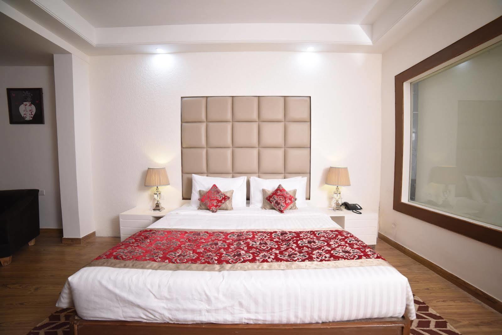 Hotel The Castle Mewar à Rāma Extérieur photo